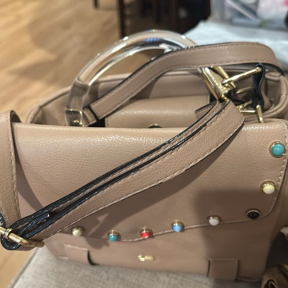 Stylish Tan Handbag with Multicolor Accents - Picture 5 of 7